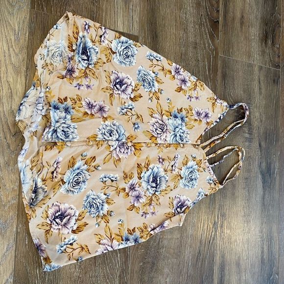 🍁50% Off Sale 🍁 American Eagle Top - Picture 2 of 3